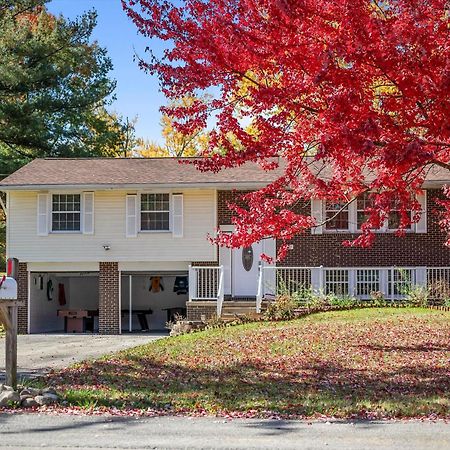 Modern And Accessible 5 Bedroom Home In Cranberry, Pittsburg With Game Room クランベリー・タウンシップ エクステリア 写真