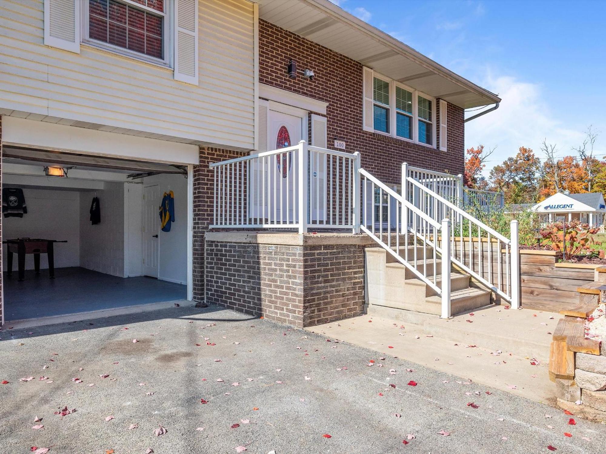 Modern And Accessible 5 Bedroom Home In Cranberry, Pittsburg With Game Room クランベリー・タウンシップ エクステリア 写真