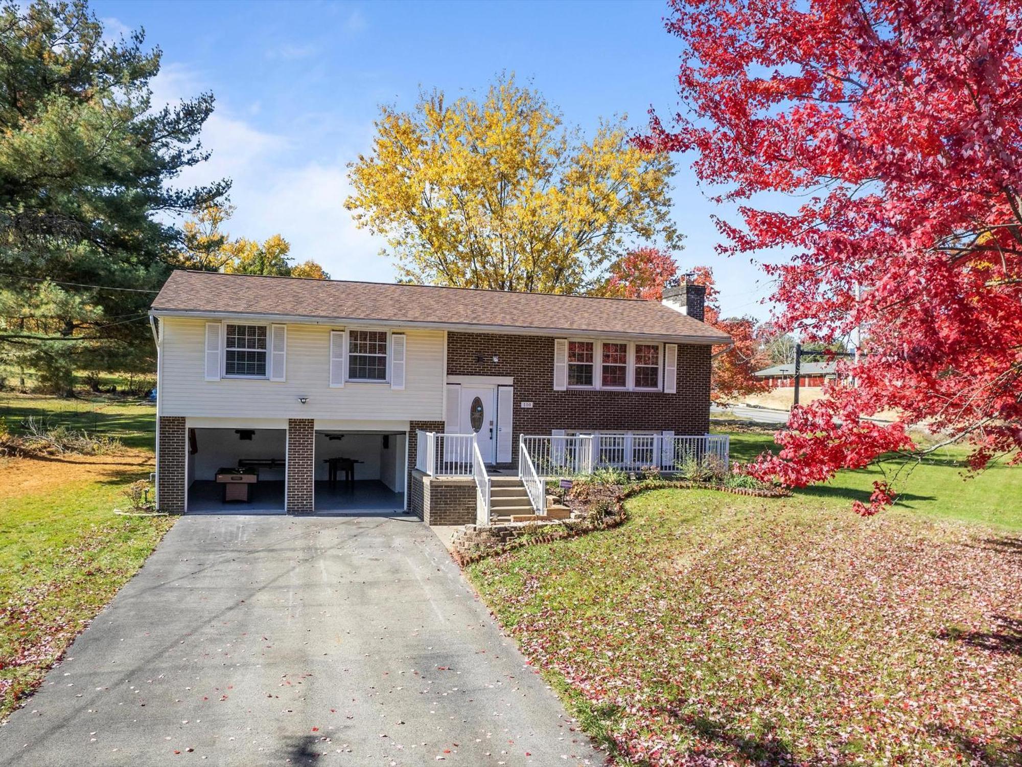 Modern And Accessible 5 Bedroom Home In Cranberry, Pittsburg With Game Room クランベリー・タウンシップ エクステリア 写真