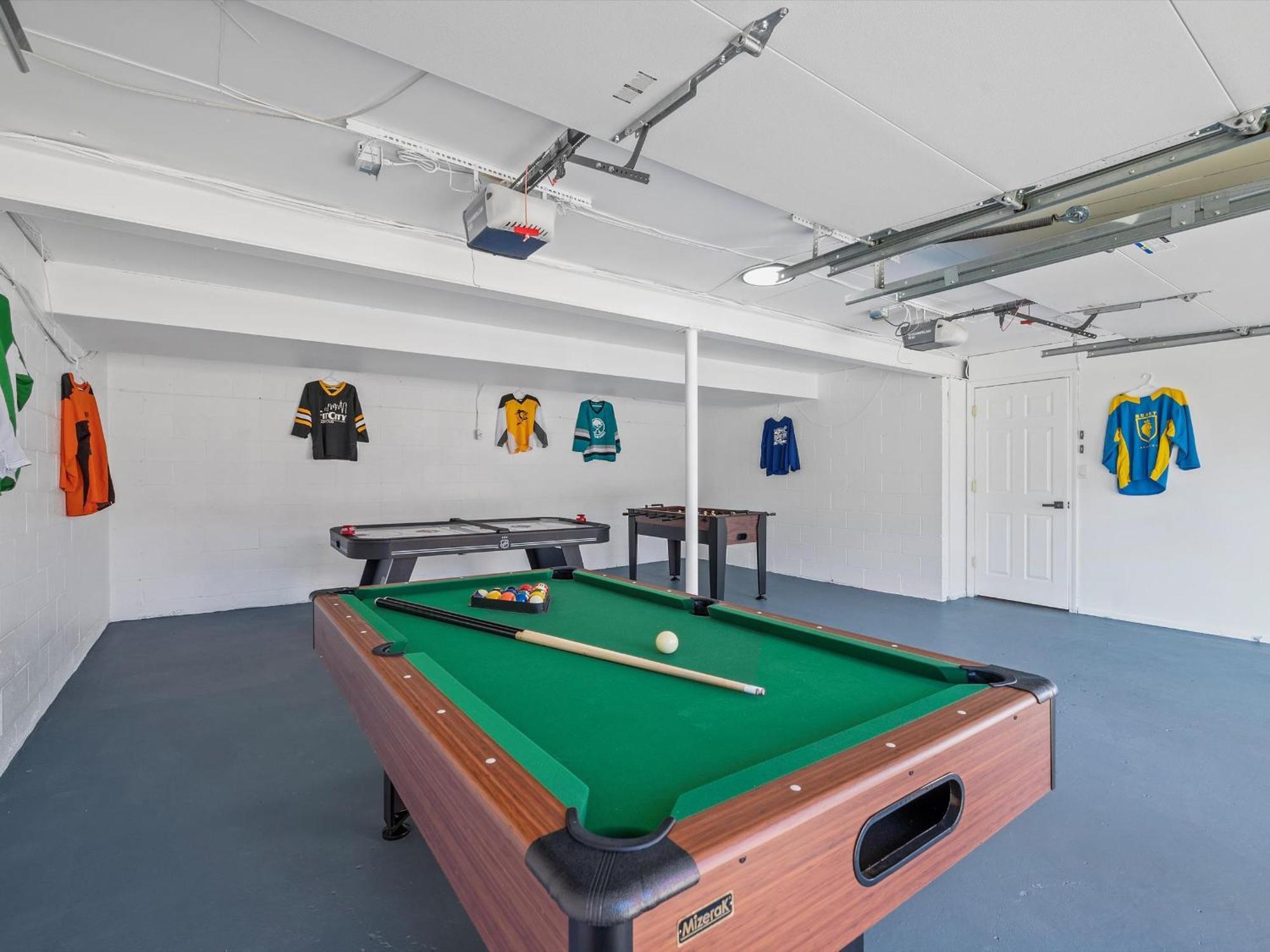 Modern And Accessible 5 Bedroom Home In Cranberry, Pittsburg With Game Room クランベリー・タウンシップ エクステリア 写真